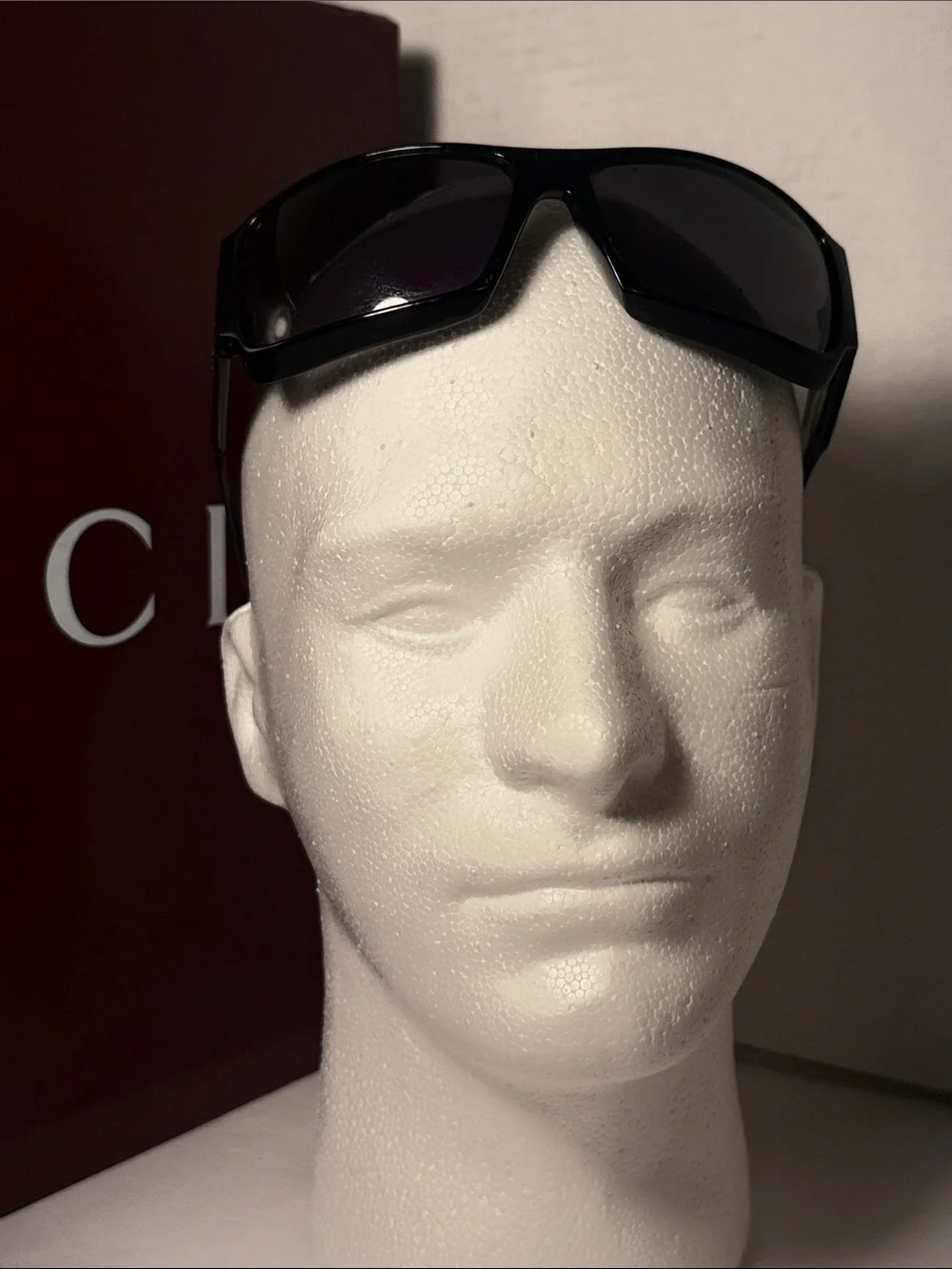 Vintage Gucci Black Sunglasses with Dark Lenses and Logo Temples